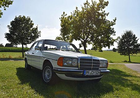 Mercedes-Benz 280 E W123 1977