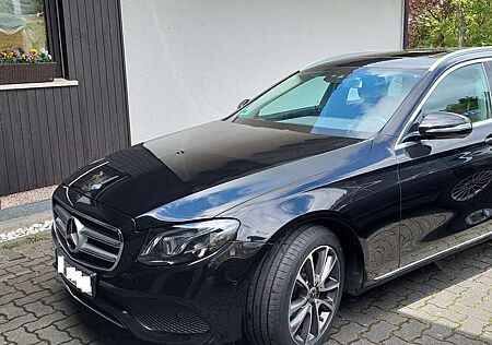 Mercedes-Benz E 200 4Matic T 9G-TRONIC Avantgarde