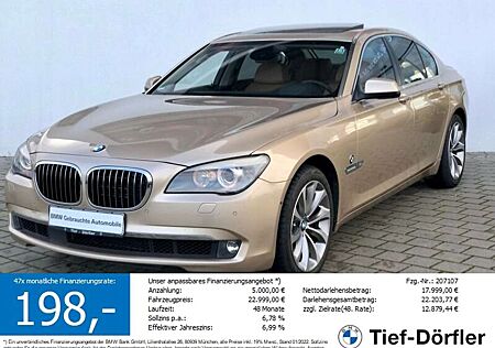 BMW 760 i NightV/ACC/INT/HUD/360/S-LÜFT/G-DACH/SoftCl