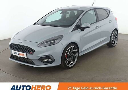 Ford Fiesta 1.5 EcoBoost ST*NAVI*LED*TEMPO*CAM*PDC*SHZ*
