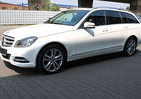 Mercedes-Benz C 180 T CGI BlueEfficiency Avantgarde (AHK schwenkbar)