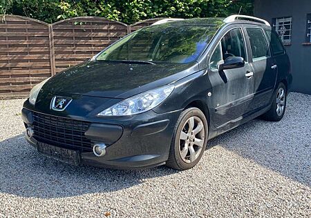 Peugeot 307 SW 1.6 HDi Premium Pano AHK Klima