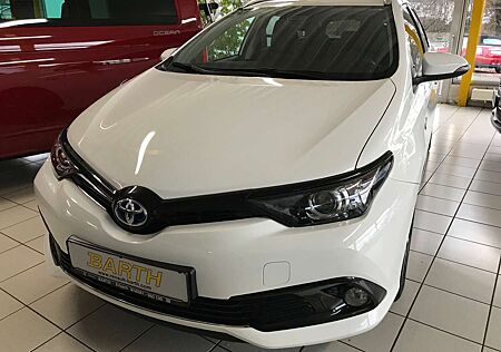 Toyota Auris Touring Sports Hybrid Team D