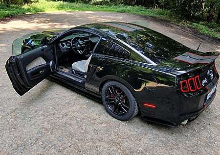 Ford Mustang 3.7 v6 24v mit komplettem Premium-Pak