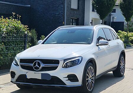 Mercedes-Benz GLC 220 d 4Matic 9G-TRONIC Edition 1