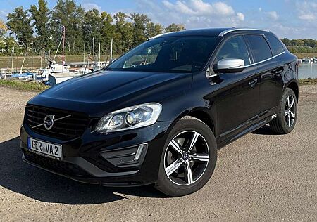 Volvo XC 60 XC60 Momentum 2WD-R Design innen und außen-Xenon-Ahk