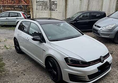 VW Golf GTI Volkswagen Performance DSG