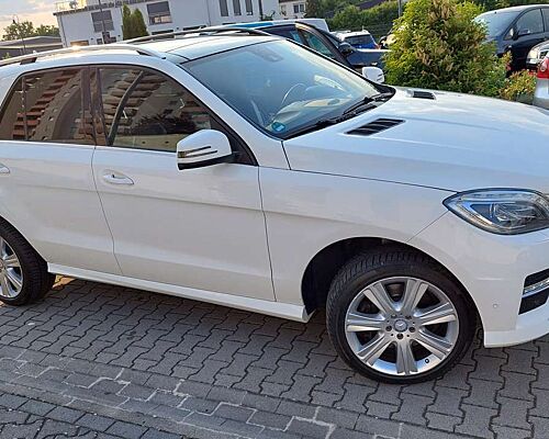 Mercedes-Benz ML 350 BlueTEC 4MATIC 7G-TRONIC AMG