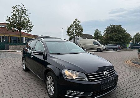 VW Passat Variant Volkswagen 2.0 TDI Comfortline BMT NAVI+TEMPOMAT+SHZ+2XPDC