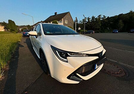 Toyota Corolla +2.0+Hybrid+Touring+Sports+Team+Deutschland