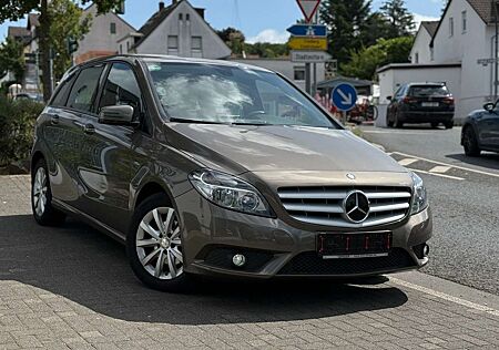 Mercedes-Benz B 180 /1.HNAD/SCHECKHEFTMERCEDES/TÜV-03.2024