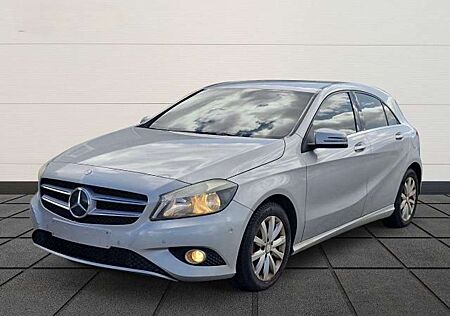 Mercedes-Benz A 180 CDI Style BlueEfficiency NAVI SITZHZG PDC V/H TEIL