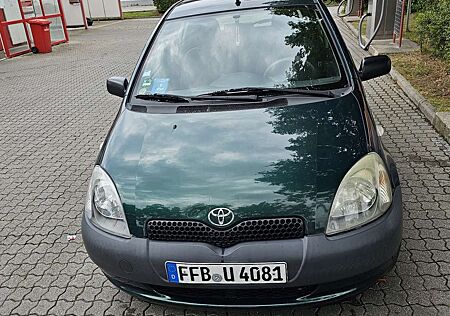 Toyota Yaris 1.0 linea sol