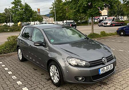 VW Golf Volkswagen 1.6 TDI DPF Style