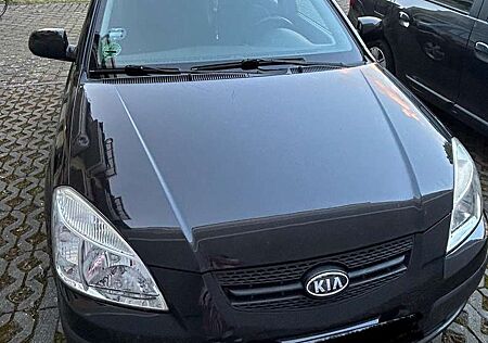 Kia Rio 1.4 16V TÜV NEU bis 02/27