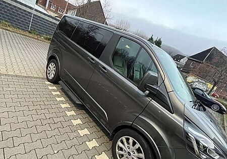 Ford Tourneo Custom 320 L2H1 VA Autm. Shuttle Titanium