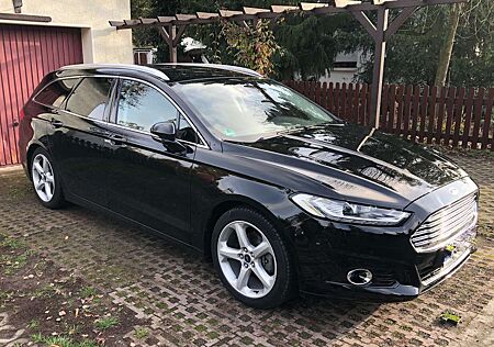 Ford Mondeo Titanium AHK Autom. Voll LED TOP gepfl. 8x Alu 18“