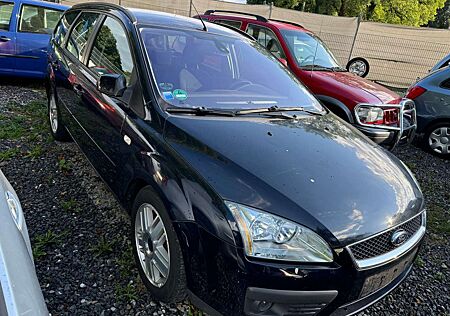 Ford Focus Turnier 1.6 Ti-VCT Ghia TÜV NEU 10/26