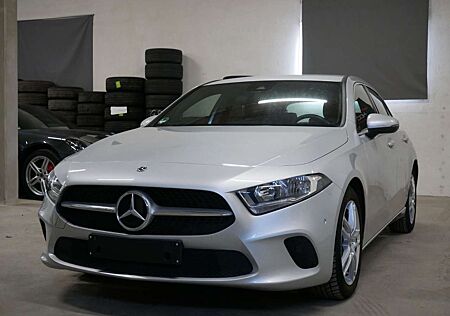 Mercedes-Benz A 180 PROGRESSIVE SPUR NAVI LM PDC STARTSTOPP