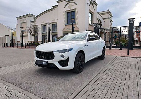 Maserati Levante GT MildHybrid|Sport|Nerissimo|Pano|H&K|ACC|360°