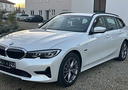 BMW 320 Baureihe 3 Touring e xDrive Advantage