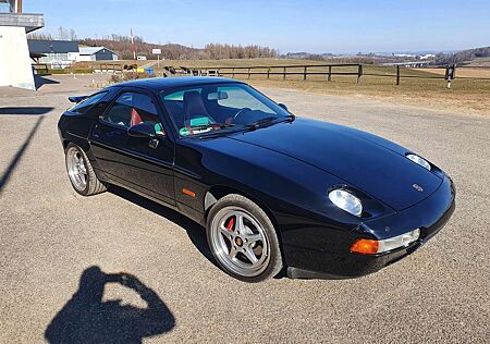 Porsche 928 GT