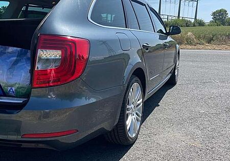 Skoda Superb Combi 2.0 TDI Green tec DSG Elegance