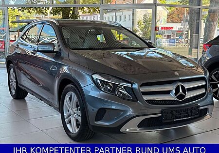 Mercedes-Benz GLA 200 GLA/PDC/NAVI/BEIGE/BLUTOOTH