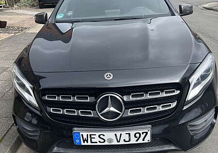 Mercedes-Benz GLA 200 AMG Line