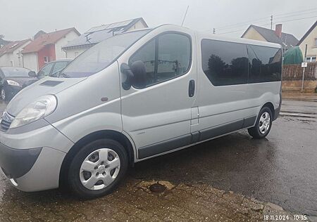 Opel Vivaro 2.5 CDTI L1H1