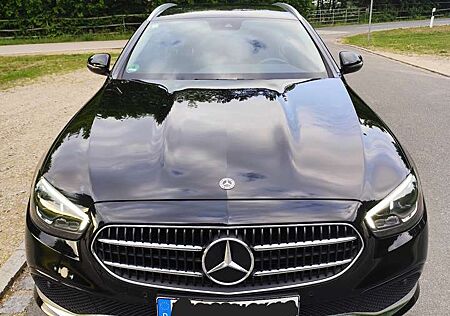 Mercedes-Benz E 200 (213.280)