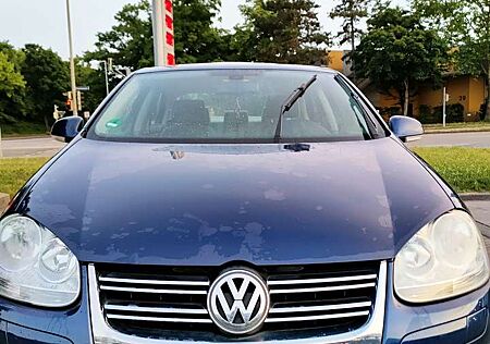 VW Jetta Volkswagen 1.6 FSI Comfortline