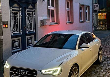 Audi A5 2.0 TDI quattro B&O Sound / Leder / 265 20 Zoll