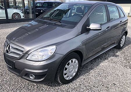 Mercedes-Benz B 170 Autotronic*AHK*Bi-Xenon*Kindersitze integriert*2.H