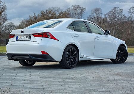 Lexus IS 300 IS+300h+Business+Edition