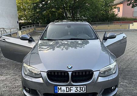BMW 330i 330 xDrive M Paket VOLLAUST.