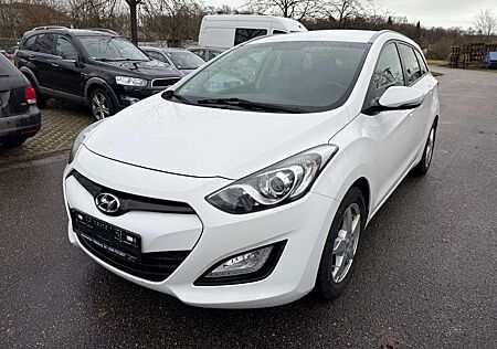 Hyundai i30 cw Style, Tüv neu, 8fach bereift!