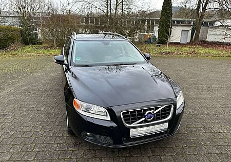 Volvo V70 D5 Summum*AUTOMATIC*LEDER*NAVI*XENON*AHK*SHZ*PDC