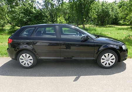 Audi A3 1.6 Sportback SERVICE+TÜV NEU!