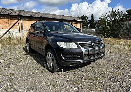 VW Touareg Volkswagen R5 2.5 TDI Aut. NAV+Bi-XEN+AHK+APS+TEMPOMAT