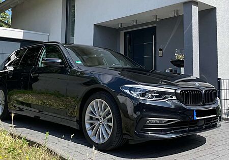 BMW 530 i Touring Aut. Luxury Line Komf.-Sitze, AHK, HUD