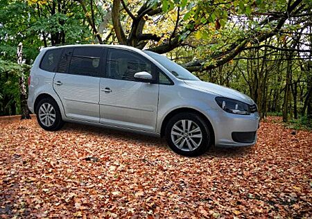 VW Touran Volkswagen VOLKSWAGEN