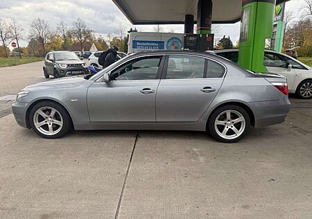 BMW 525 i Limousine/aus 1.Besitz/Leder/Glasdach/Xenon