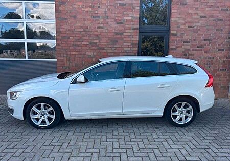 Volvo V60 gebraucht kaufen Volvo V60 1.6D2 MOMENTUM