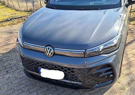 VW Tiguan Volkswagen R-Line, 21Zoll Pano, AHK, IQ Light, Nav, Massage,