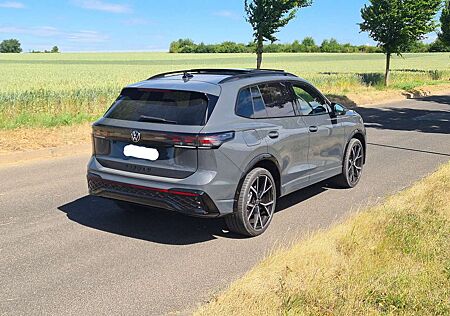 VW Tiguan Volkswagen R-Line, 21Zoll Pano, AHK, IQ Light, Nav, Massage