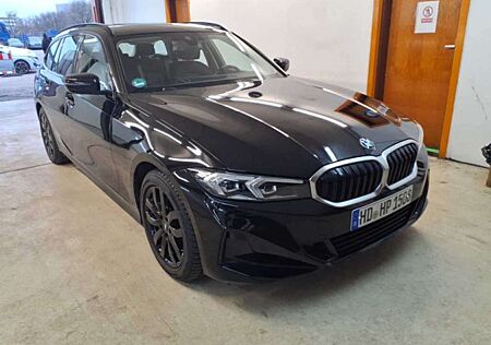 BMW 318 Mild-Hybrid AHK CurvedDisplay LED HiFi-Sound