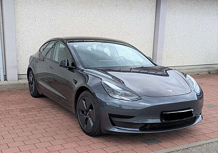 Tesla Model 3 SR Hinterradantrieb RWD