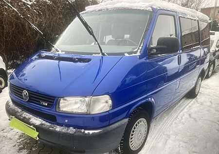VW T4 Multivan Volkswagen T4/MULTIVAN/CARAVELLE Tdi Autm.