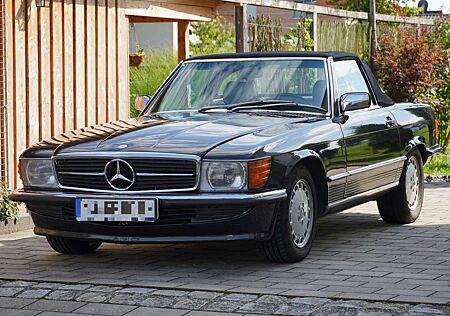 Mercedes-Benz SL 300 300 SL R107 ink. Hardtop guter Zustand blauschwarz